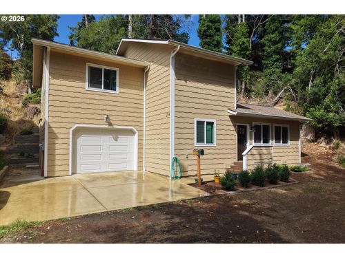 2143 Ash St, North Bend, OR, 97459-2117 | Card Image