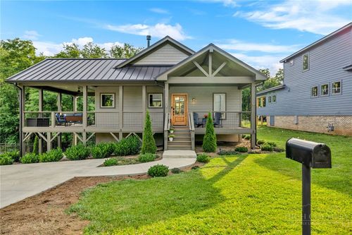 806 Hillcrest Ave, West Jefferson, NC, 28694-7077 | Card Image