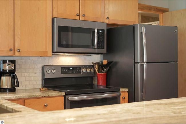 8123 S Rustic Dr, House other with 3 bedrooms, 2 bathrooms and null parking in Cedar MI | Image 11
