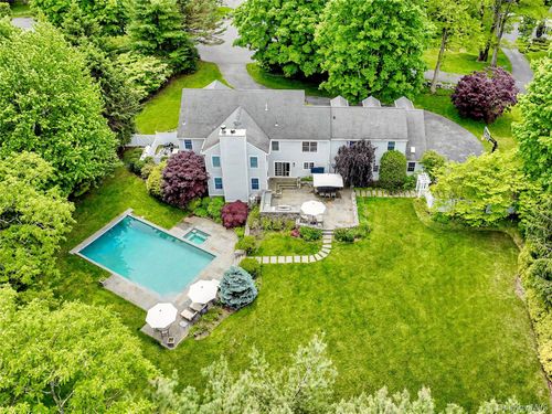 6 Round House Ct, Bedford, NY, 10506-2216 | Card Image