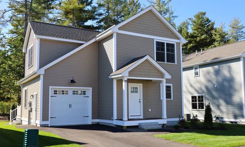 79 Wilderness Dr, Nashua, NH, 03062-1702 | Card Image