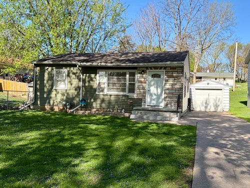 1812 N 6th St, Clinton, IA, 52732-2749 | Card Image