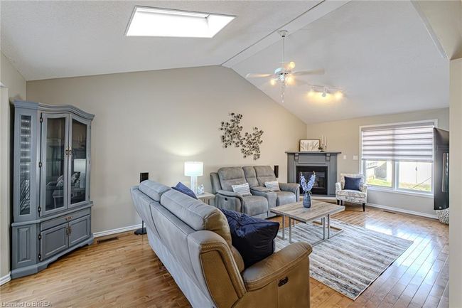 125 Woodlawn Ave, House other with 4 bedrooms, 2 bathrooms and 3 parking in Brantford ON | Image 25