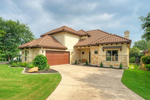 7 Parkside Rd, The Hills, TX, 78738-1504 | Card Image