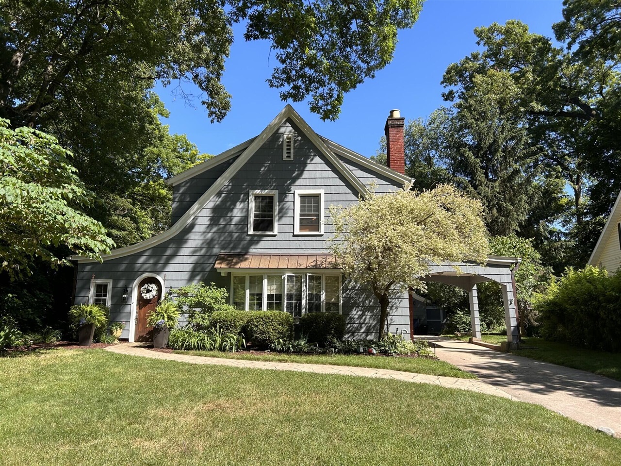 Parkwood Way, Jackson, MI 49203