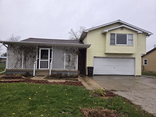 411 S Walnut St, Wapella, IL, 61777-2501 | Card Image