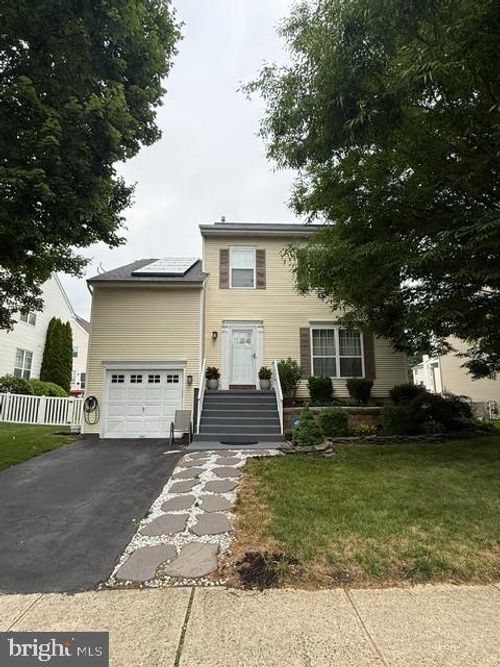 21 Cherokee Trl, BURLINGTON, NJ, 08016-3957 | Card Image