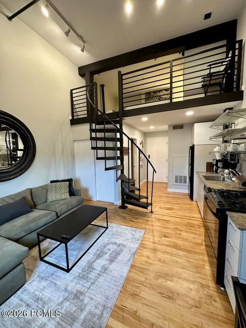 w210-346 W Pierpont Avenue, Salt Lake City, UT, 84101 | Card Image