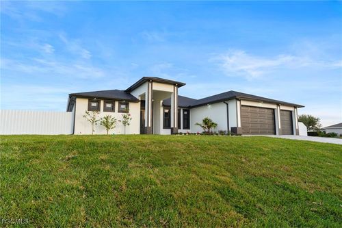 1639 33rd Ave, CAPE CORAL, FL, 33993-3618 | Card Image