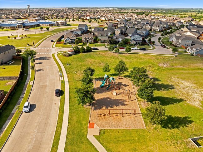 Aerial view of residential area featuring a park | Image 37