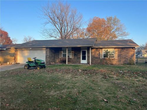 518 S 6th St, Independence, KS, 67301-4302 | Card Image