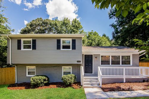 1605 Rolling Meadow Ln, Gastonia, NC, 28054-6361 | Card Image