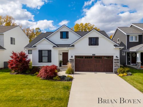 6919 W Cottage Ln Ne, Rockford, MI, 49341-8863 | Card Image