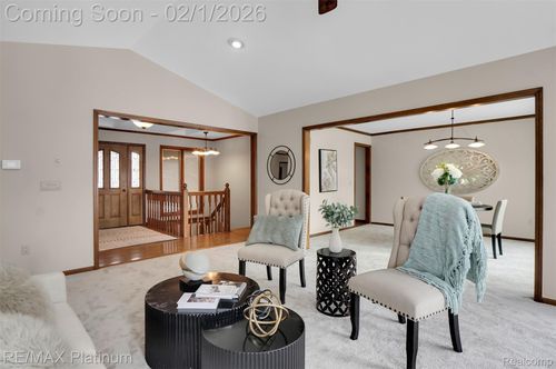 8760 Dann Dr, Brighton, MI, 48114-4913 | Card Image