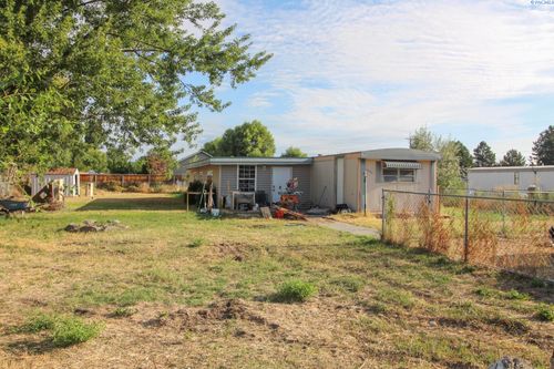 2202 W Rainy Ln, Benton City, WA, 99320-4613 | Card Image