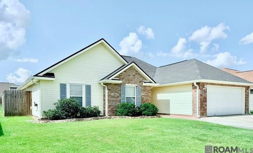 321 Galvez Ln, Houma, LA, 70363-8521 | Card Image