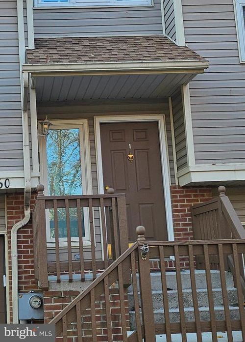 160 Greenleaf Rd, YORK, PA, 17406-3265 | Card Image