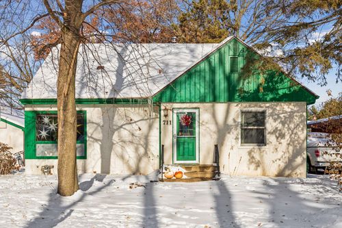 711 Grandview Ave W, Roseville, MN, 55113-4568 | Card Image