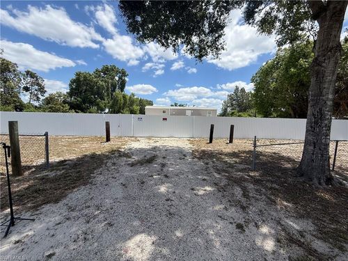 8165 Heck Dr, NORTH FORT MYERS, FL, 33917-6262 | Card Image