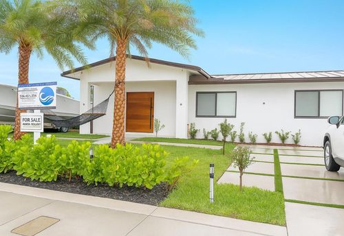807 Hollywood Pl, West Palm Beach, FL, 33405-1811 | Card Image