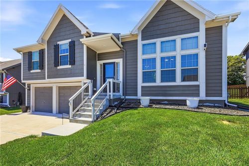11716 N Farley Ave, Kansas City, MO, 64157-2115 | Card Image