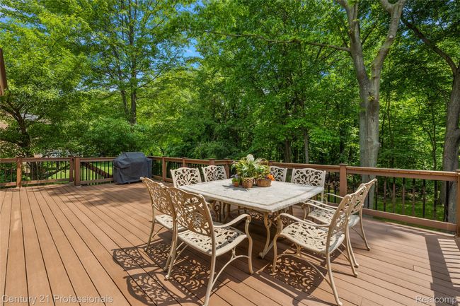 Deck off of the kitchen | Image 6
