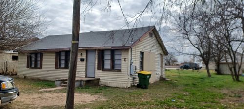 1005 W 1st St, Hearne, TX, 77859-2420 | Card Image