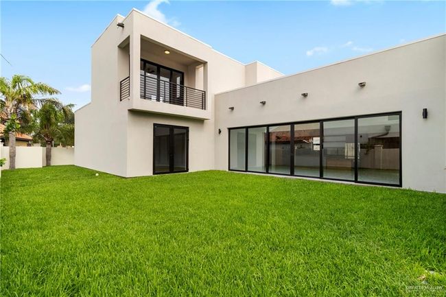 2228 S 45 Th St, House other with 3 bedrooms, 3 bathrooms and 2 parking in McAllen TX | Image 26