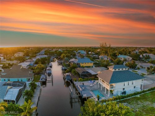 2736 Gulfview Dr, NAPLES, FL, 34112-5839 | Card Image