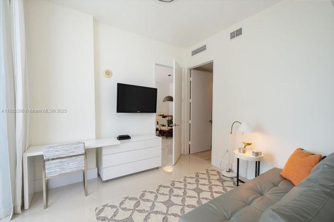 APT-1502 - 15811 Collins Ave, Condo with 3 bedrooms, 4 bathrooms and null parking in Sunny Isles Beach FL | Image 10