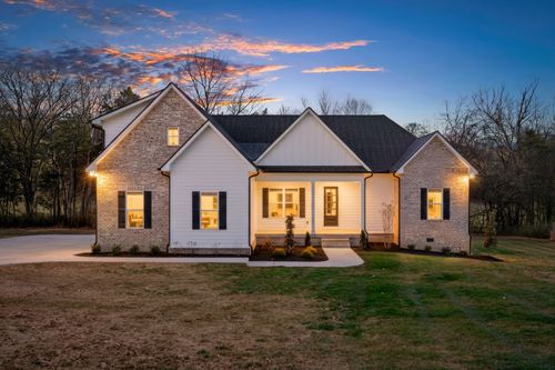 330 Thoroughbred Ln, Hartsville, TN, 37074-3501 | Card Image