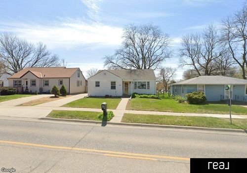 5211 Pioneers Boulevard, Lincoln, NE, 68506 | Card Image