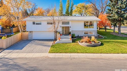 1660 Hillcrest Drive, Swift Current, SK, S9H1P1 | Card Image