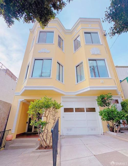 11 Wood St, San Francisco, CA, 94118-3432 | Card Image