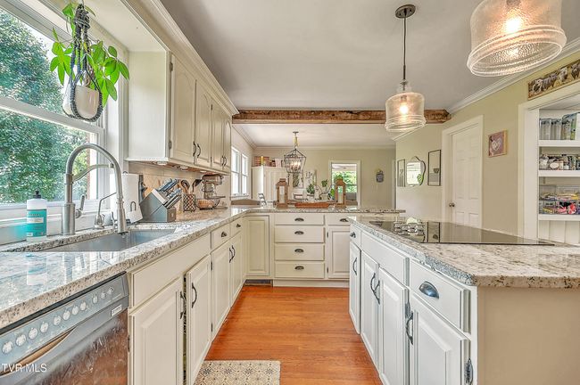 22643 Twin Oaks Rd, House other with 5 bedrooms, 4 bathrooms and null parking in Abingdon VA | Image 13