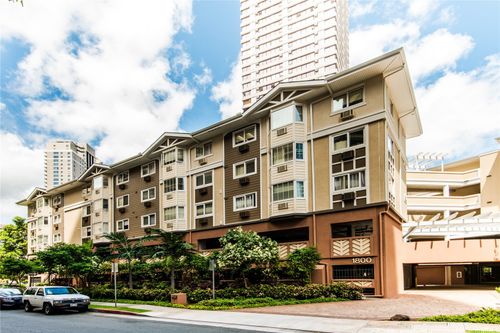 apt-a406-1820 Kaioo Dr, Honolulu, HI, 96815-5816 | Card Image