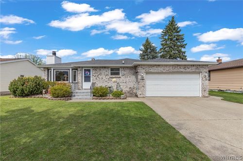 504 Fairmont Ave, North Tonawanda, NY, 14120-2916 | Card Image