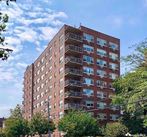 6d-81-11 45 Ave, New York, NY, 11373 | Card Image