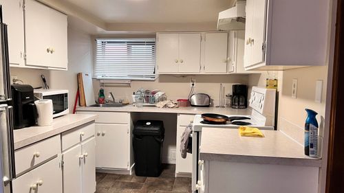 1250 King Edward Ave E, Vancouver, BC, V5V2G4 | Card Image