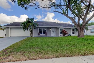 706 Kingswood Loop, House other with 5 bedrooms, 4 bathrooms and null parking in Brandon FL | Image 1