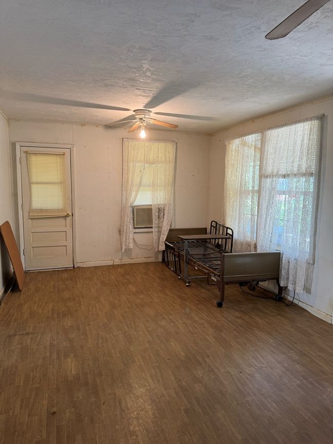 5011 F St, House other with 2 bedrooms, 2 bathrooms and null parking in CEDAR KEY FL | Image 9