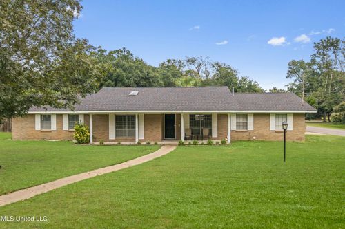 10 Wenmar Ave, Pass Christian, MS, 39571-3143 | Card Image