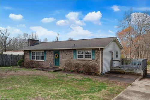 3605 Vance Street Ext, Reidsville, NC, 27320-8872 | Card Image