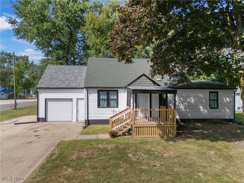 627 W Fike Ave, Orrville, OH, 44667-2136 | Card Image