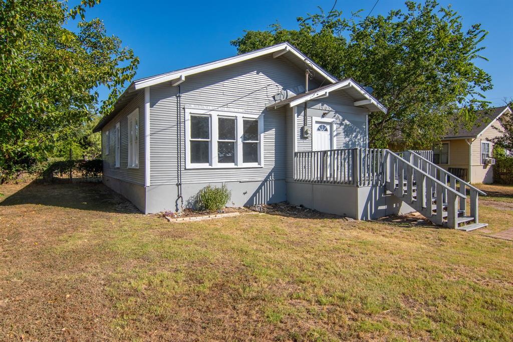 Avenue B , Brownwood, TX 76801