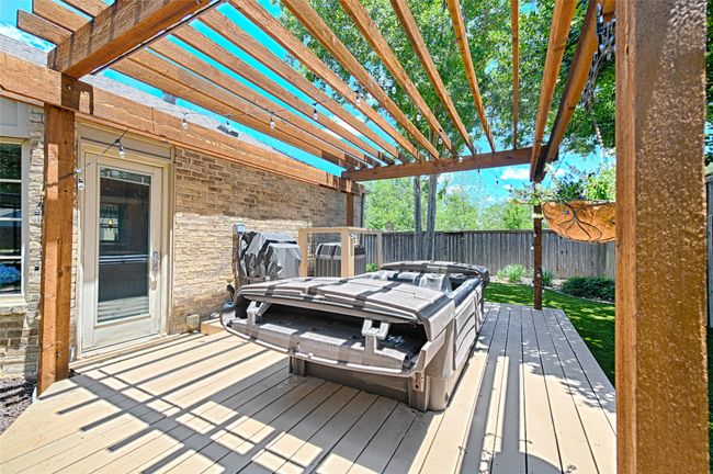 Hot tub!!! | Image 32