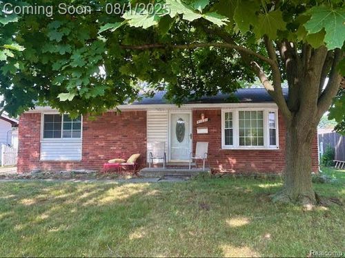 31421 Meadows Ave, Madison Heights, MI, 48071-1033 | Card Image