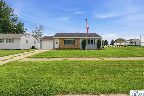 1027 Sioux Ave, Fairmont, MN, 56031-3616 | Card Image