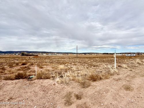 390 W Hawaii Rd, Paulden, AZ, 86334 | Card Image