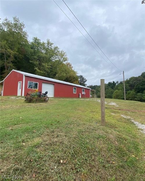 876 Lee Creek Rd, Belleville, WV, 26133-8223 | Card Image